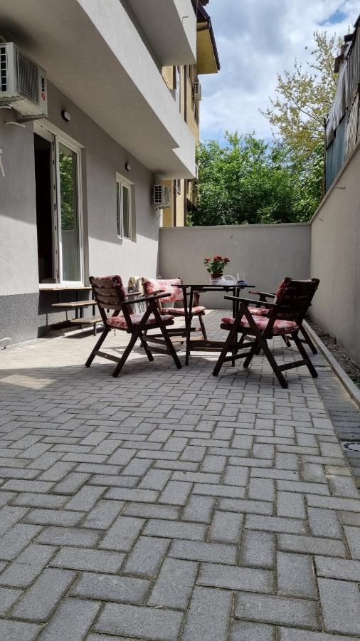 Lovely 1-Bedroom Rental Unit With Free Parking スコピエ エクステリア 写真
